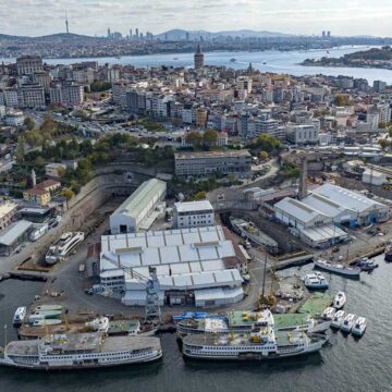 Haliç Tersanesi’ndeki bina kiraya çıkıyor