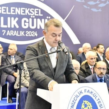 Denizciler bu yıl 141. bez balık gününde buluştu