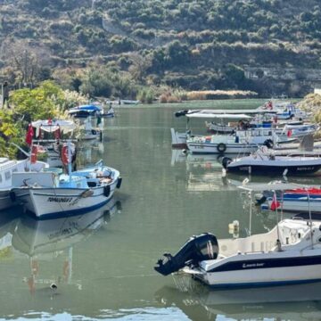 Gazipaşalı balıkçılar tekneleri için tahlil bekliyor