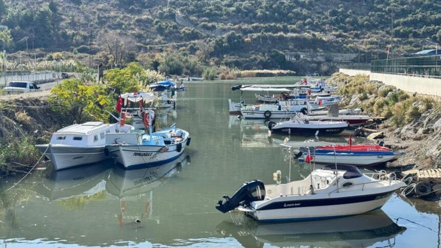 Gazipaşalı balıkçılar tekneleri için tahlil bekliyor