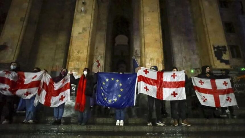 Protestocular limana erişimi engelledi